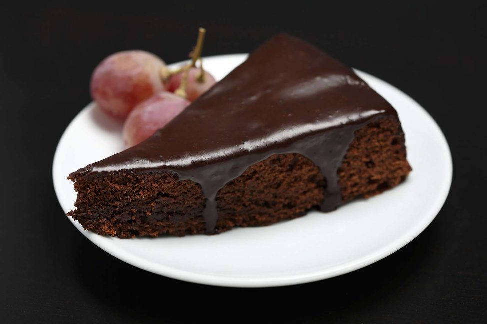 Chocolate cake with grapes